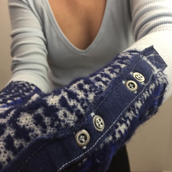 We The Free Thermal Blue Sweater Cuff Shirt Top - Picture 8 of 8